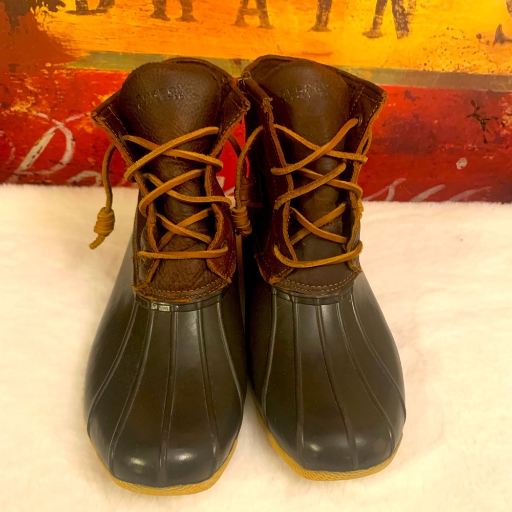 Women’s Sperry Duck boots size 9 brown